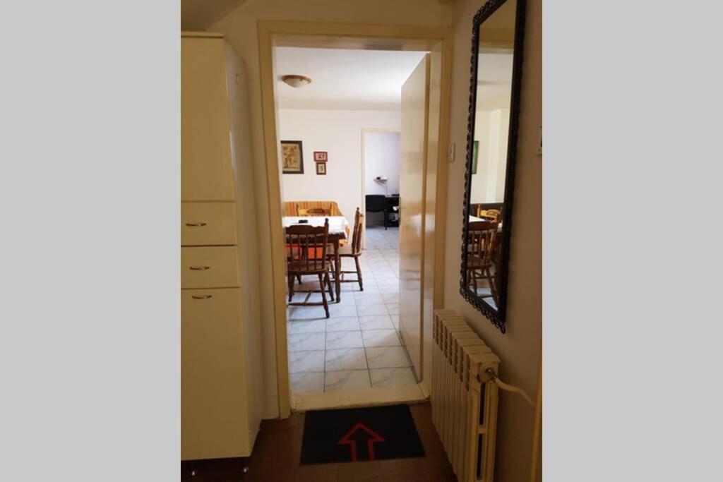 A Modest Place Belgrad Exterior foto